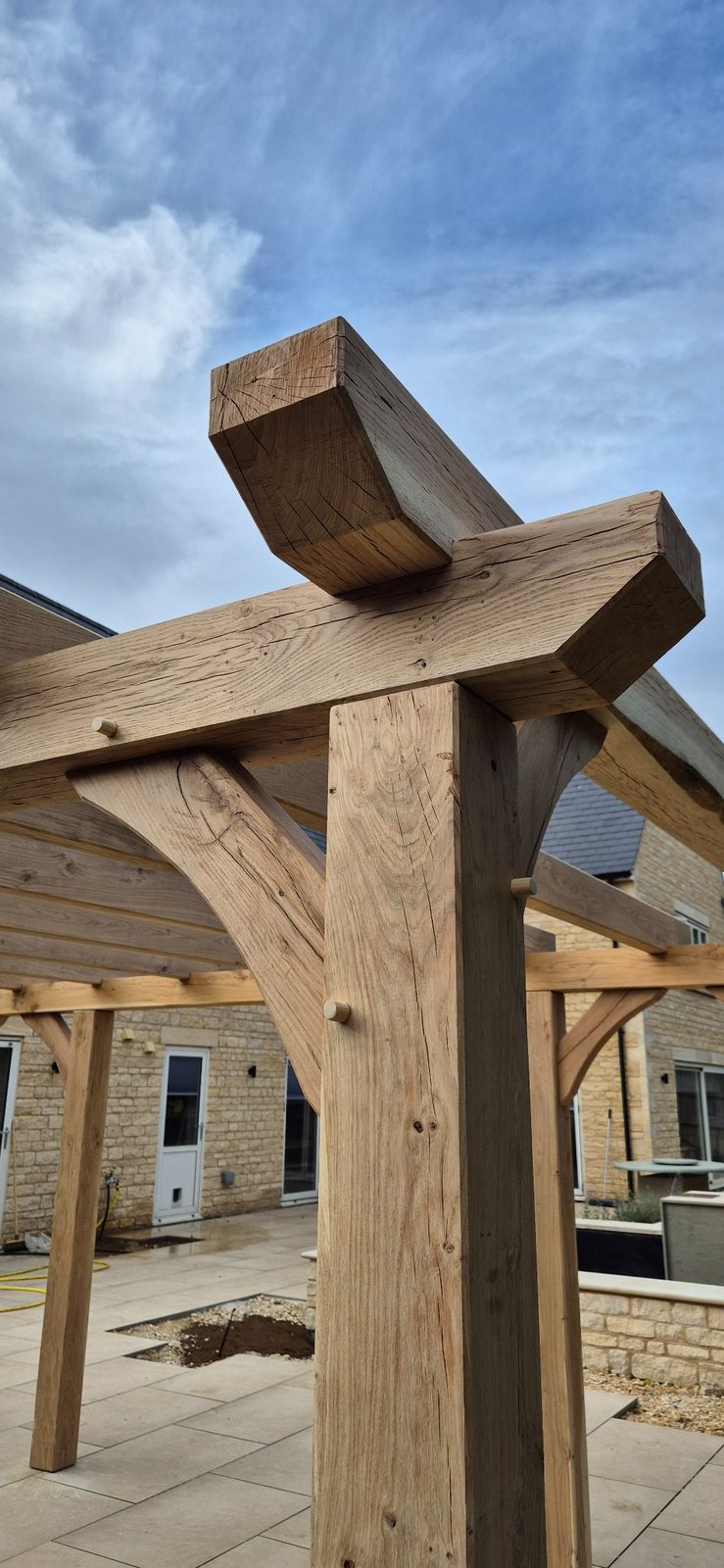 Oak pergola joinery detail